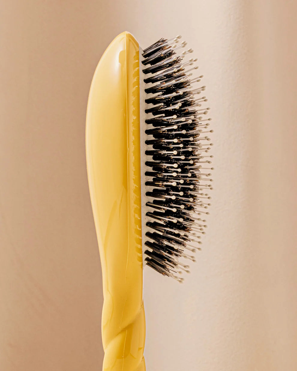 N.03 The Gentle Scalp Care Hair Brush (Large)