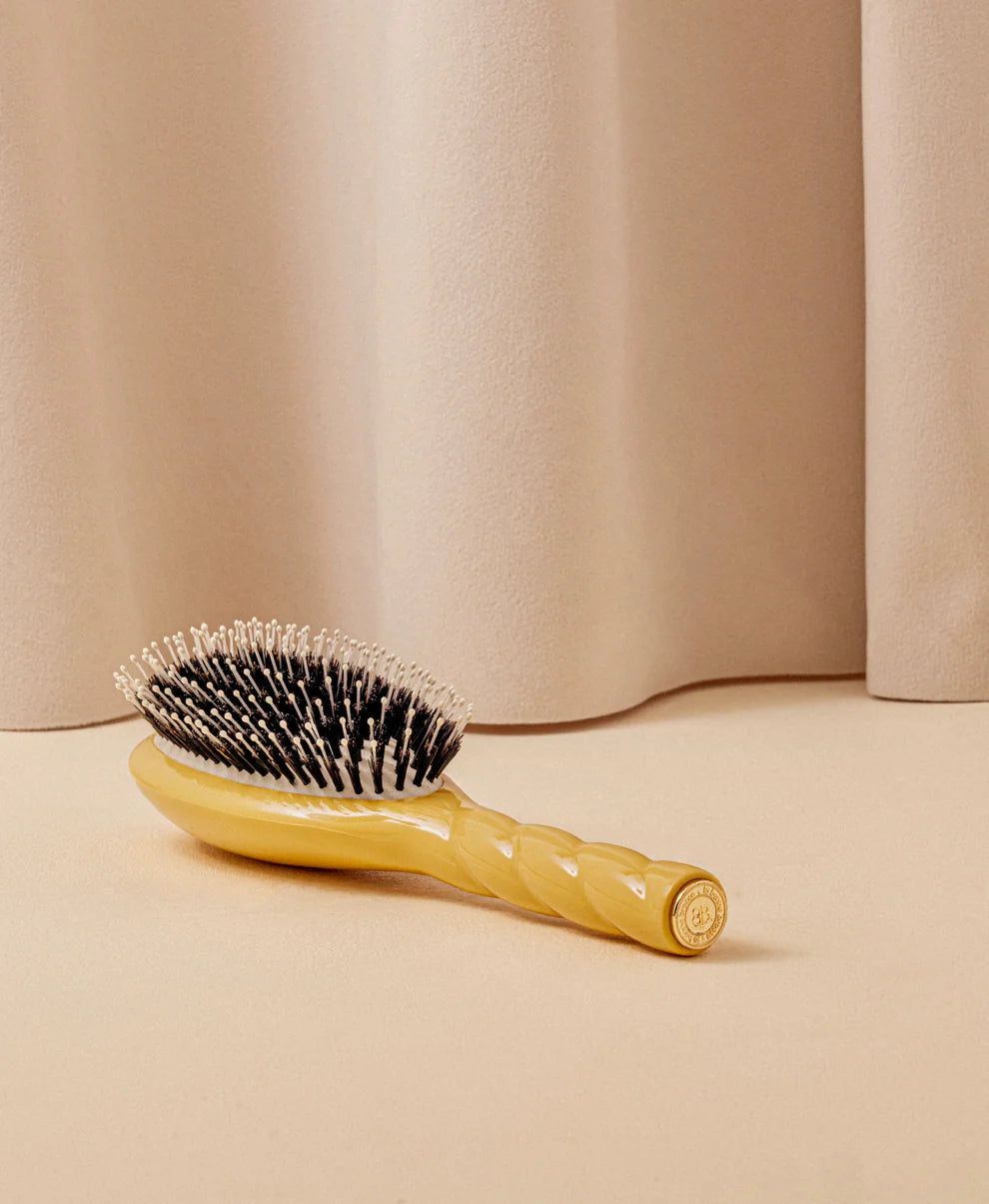 N.03 The Gentle Scalp Care Hair Brush (Large)
