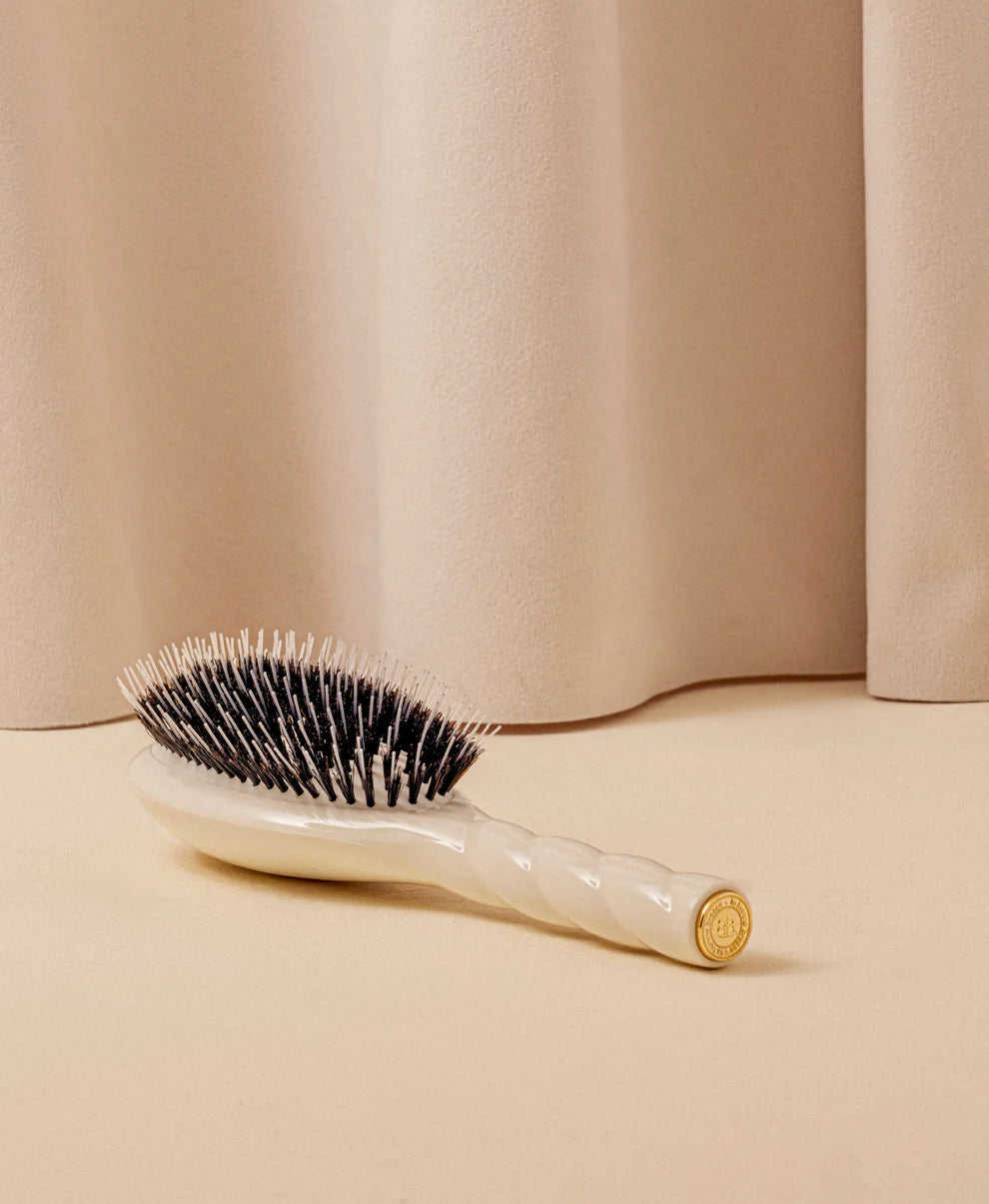 N.02 The Care & Detangling Hair Brush The Essential (Large)