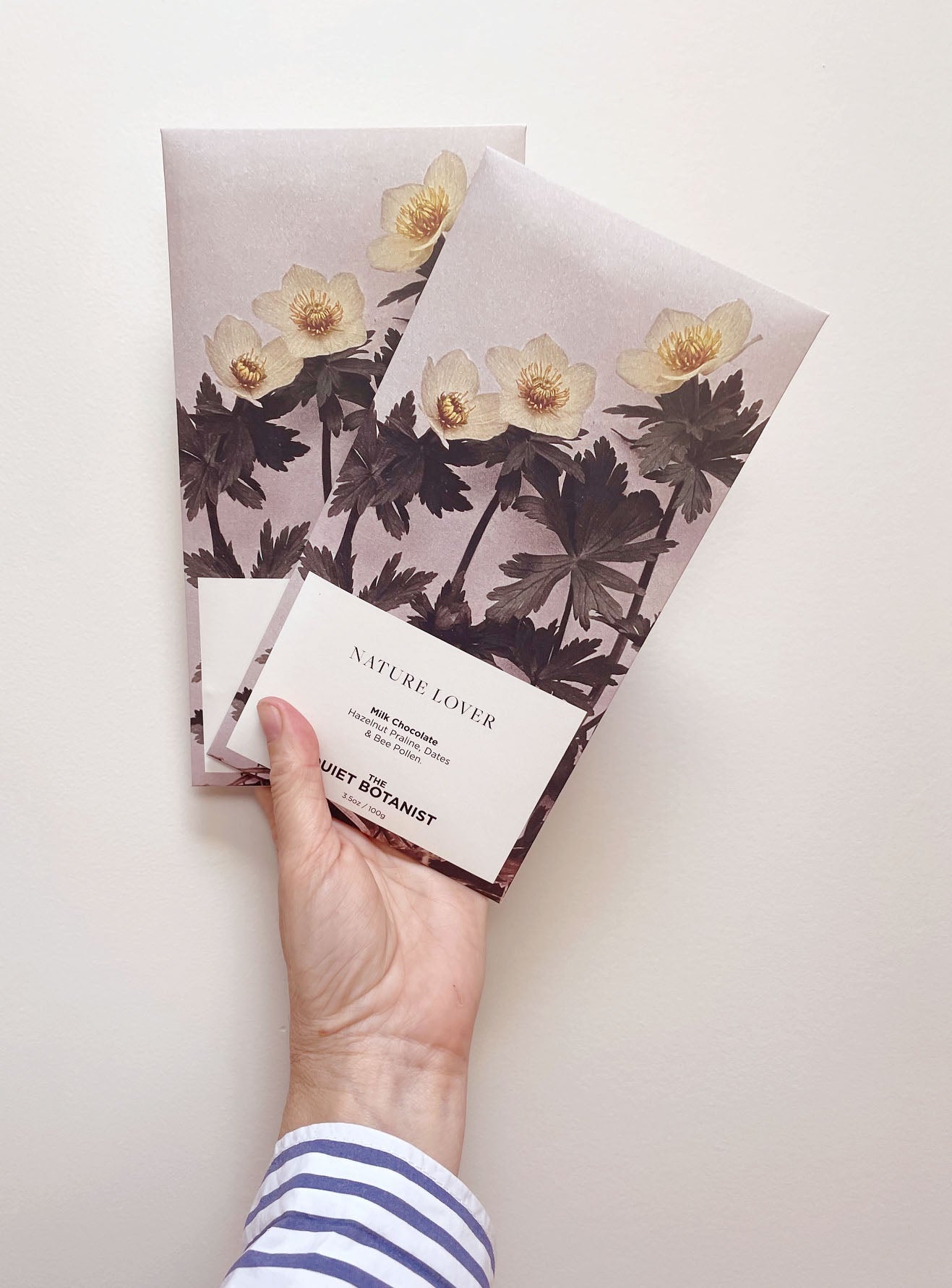 NATURE LOVER BAR - Milk Chocolate with Dates & Bee Pollen