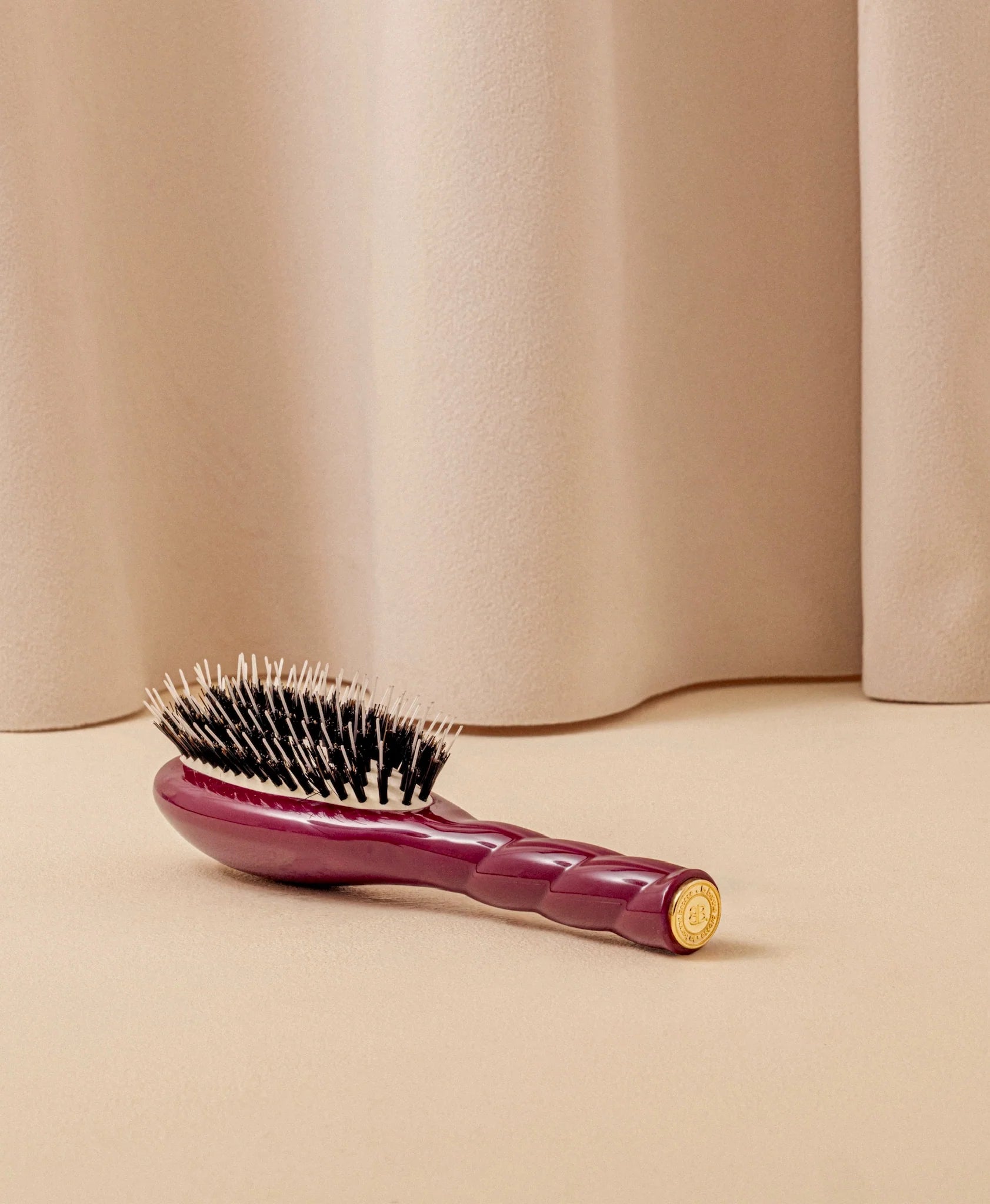 N.02 The Care &amp; Detangling Hair Brush The Essential (Small)